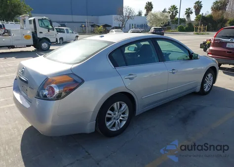 2010 Nissan Altima 2.5 S z USA, uszkodzony, nr VIN 1N4AL2AP9AN458813